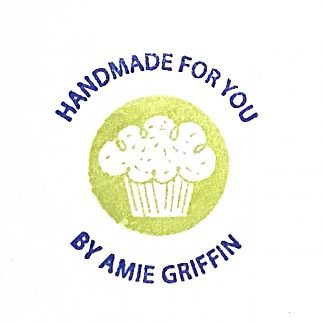 Circle_Personalized_Stamp_With_Cupcake.jpg