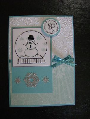 I am just having too too much fun with the snowglobe, lol. Here I used diamond glitter & embossing to bling it up.

