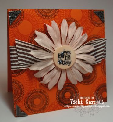 Happy Birthday
This card is made with spiros2stamp and back2basics

The Sentiment is stamped on the button with Stayzon ink
Keywords: spiros2stamp back2basics