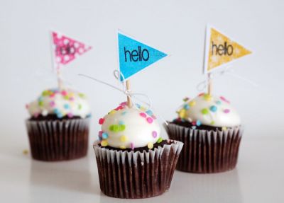 Banner Cupcake Topper
I just had to make cute little flags for cupcakes. And no, I didn't eat these (diet and all); but my kids sure loved them! :)
Keywords: Cupcake Topper Banners4All