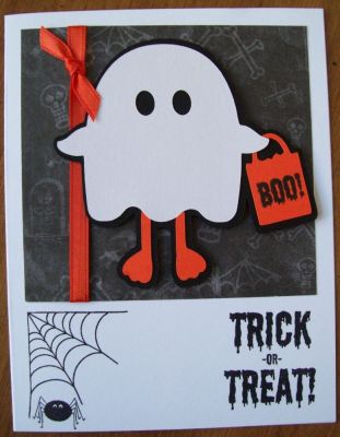 Trick or treat
I used my Cricut 3 Birds on Parade for this and used the stamps on the bag too.  I'll be giving these to the grade 1 and 2 kids in my class at school

