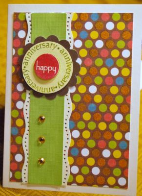 quick anniversary card
I needed 3 quick anniverary cards and this is one I came up with...  can you see the 'sparklies' on the circle background paper??
