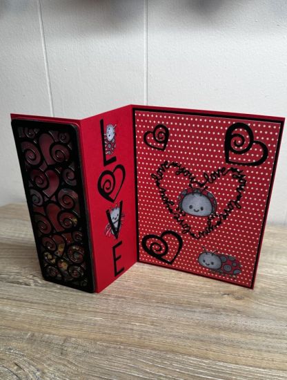 Keywords: Ladybugs, Love fold it , heart swirls, shaker, Valentines Day