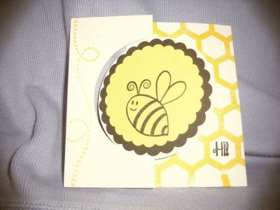 Buzzzzzzzzzzzz around
