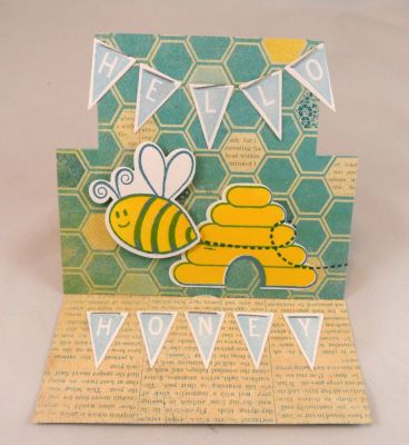 *Honey Stand up card
Keywords: Trianglealpha4banners, sizzix square stand up card die, bee4me