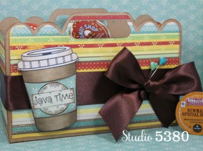 Gift bag filled with K Cups
Keywords: coffee4two