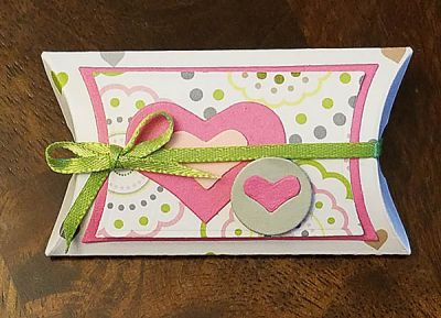 mini pillow box
mini pillow box die with hearts from grid die set. tsol papers
