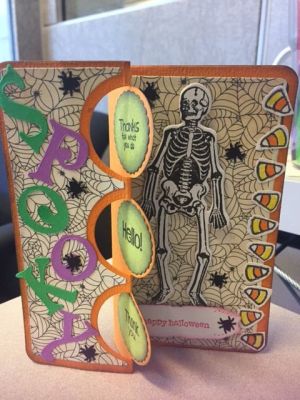 Halloween Flip it Card
Used SOL Circle Flip it & Sizzix skelton & SPOOKY die


