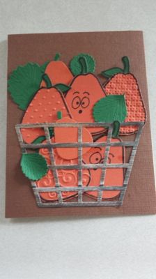 Halloween or Fall card
Used strawberries stamp to make pumpkins and basket die
