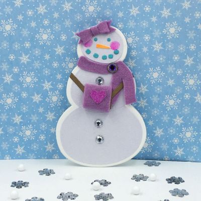 Snowman Fold-its
Snowman Fold-its, TSOL Mini Bow Die, Heart Die, TSOL ink, cardstock and ink
