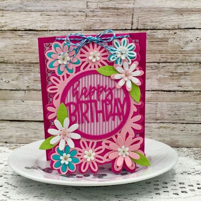 Happy Birthday
Sizzix Card Flower & Circle Drop-ins, Quarter Flowers with leaves, TSOL papers

