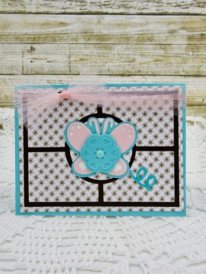 Grid Circle with Butterfly
Sizzix Half A2 Card Set ( butterfly, flower)
TSOL papers, enamel dots


