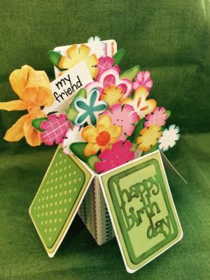 Happy Birthday Friend
Side view of box card.
