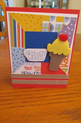 Birthday Pinwheel
Used July card kit papers to make a pinwheel.  Got pinwheel idea from splitcoaststampers.com
