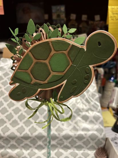 Turtle rosette 
Turtle on a rosette 
