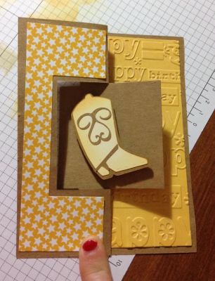 Kicken good birthday 
Keywords: Yellow, boot, square flip it