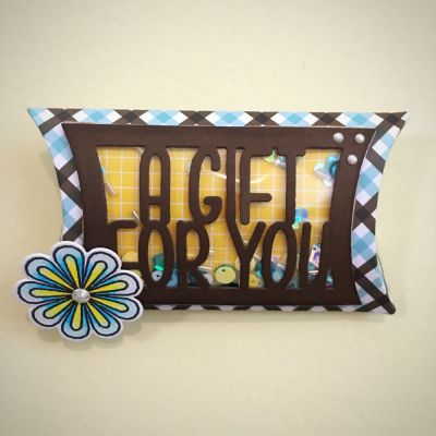 Shaker Summer Gift Pillow Box
A fun shaker pillow box in summery colors :)

