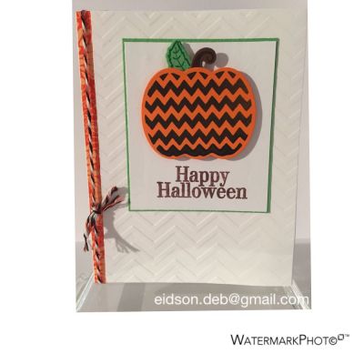 Happy Halloween 
Happy Halloween card with 
pumpkins2cut stamp & die, 
apple2stamp & die for leaf
