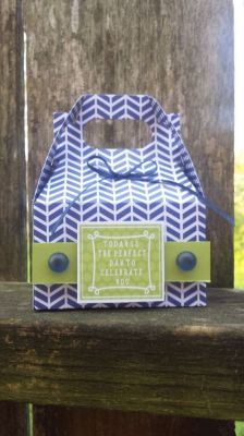 Keywords: February Card Kit 2017  Handle Box Die