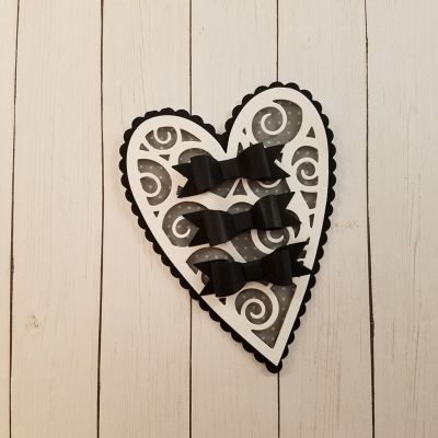 Keywords: Sizzix Scallop Heart Fold-it, small bow dies