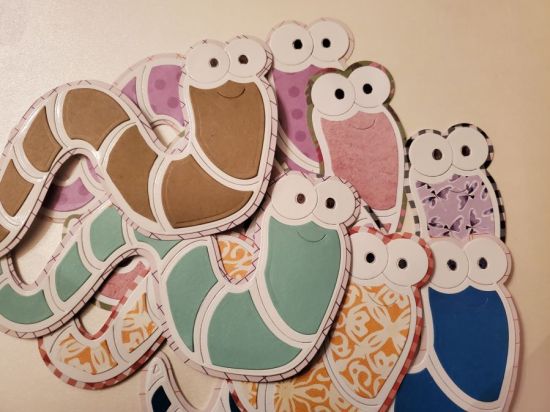 Bookworms for my students
Bookworm die using scraps!
Keywords: Bookworm