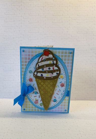 Sundae2stamp
August 2021 Stamp & Die club
Keywords: Oval dies, sundae2stamp stamps and dies, sprinkle stencil, grid stencil, epoxie dots, sequins, ribbon,