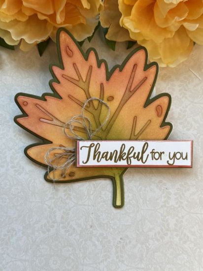 Maple Leaf Fold-it
Colors- twig, marigolds, artichoke & poppy
