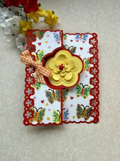 Everyday Layered Stencils
Everyday Layered Stencils w/ binder (Butterfly stencil) A2 flower Edge Die & Flower Fold-over (flowers)
