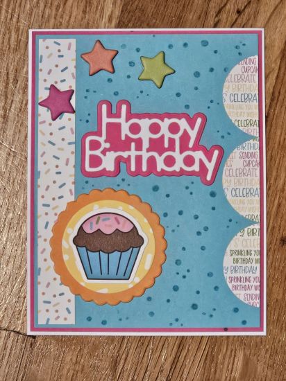 Keywords: April 2024 Card Kit, cupcakes, cupcakes, birthday