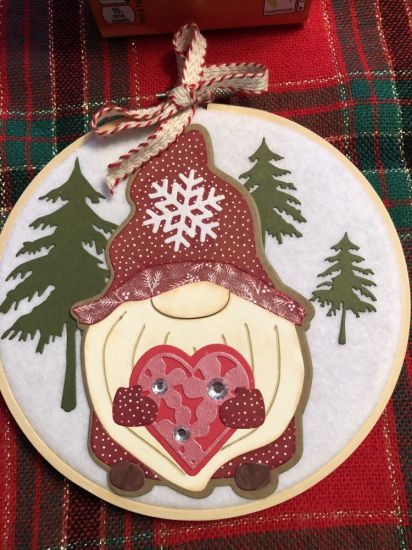 Gnome fold it wall hanging
