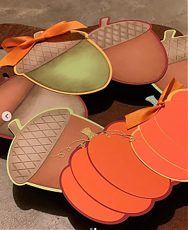 acorn_pumpkin_fold_it_wreath_side.jpg