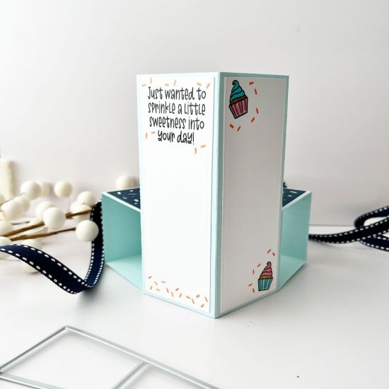 Keywords: Fold and pop card