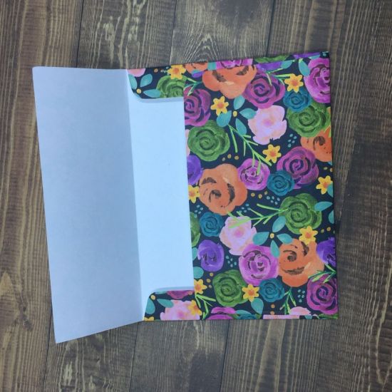Floral paper envelope
Using a sheet of 8.5�x11� patterned floral paper, I used the A2 envelope die to cut out the envelope
