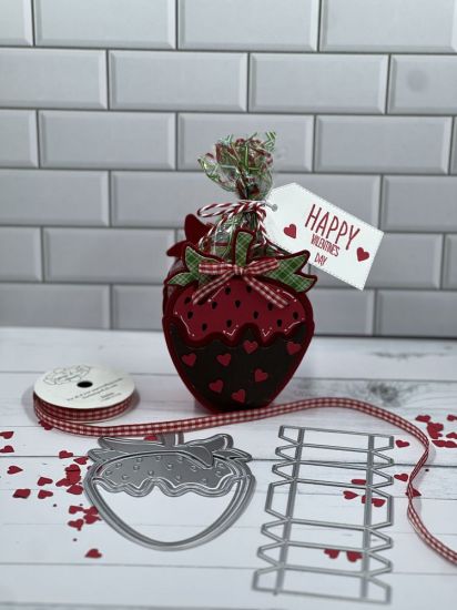 Christine van dean
Treat box
