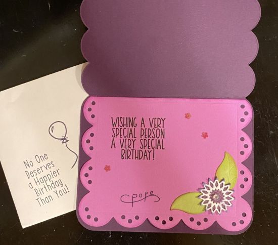 Inside Happy birthday
Keywords: Single Scallop card die