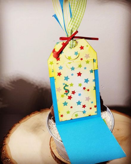 Keywords: gift tag birthday Christmas
