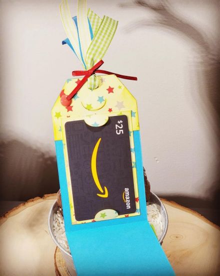 Keywords: gift tag birthday Christmas