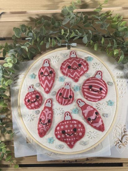 Keywords: felt ornaments