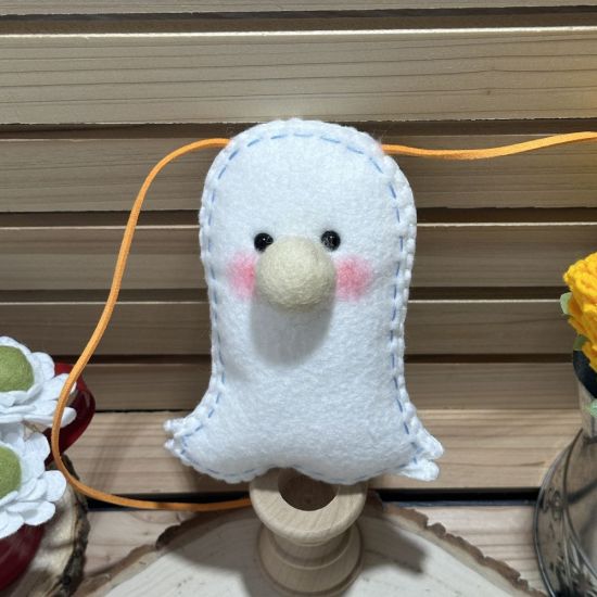 Keywords: ghost wool felt
