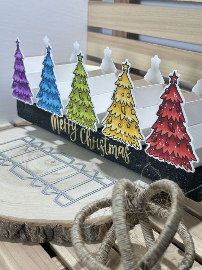 Keywords: Christmas tree rainbow medium box home decor