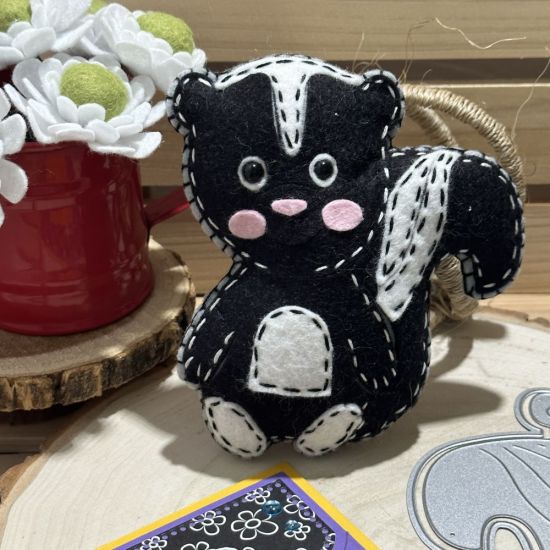 Keywords: skunk wool felt