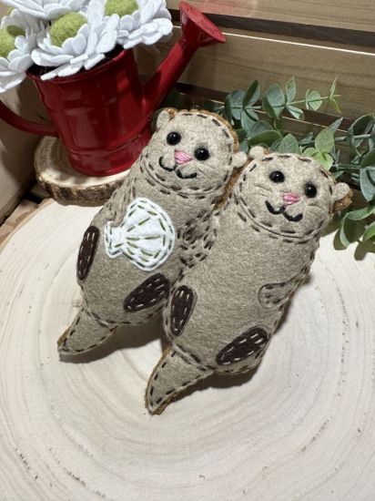 Keywords: otter love wool felt sea shell stuffy