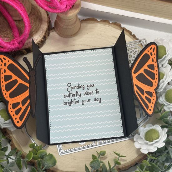 Keywords: monark butterfly