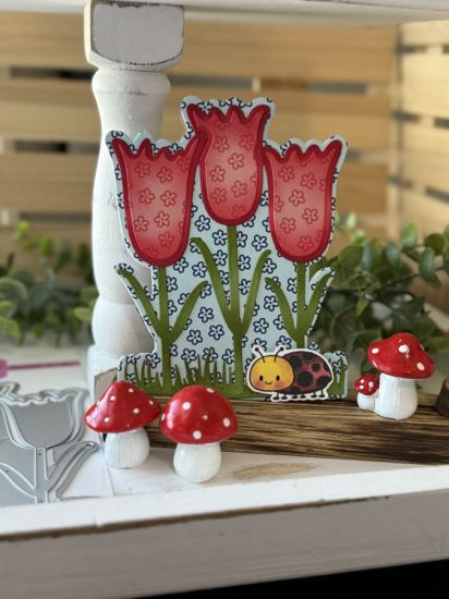 Keywords: tulips ladybug