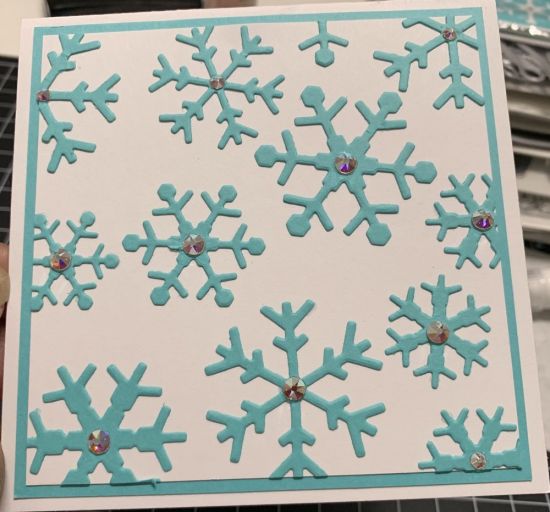 Snowflake Card
Snowflake Background Die Set
Keywords: Snowflake Background Die