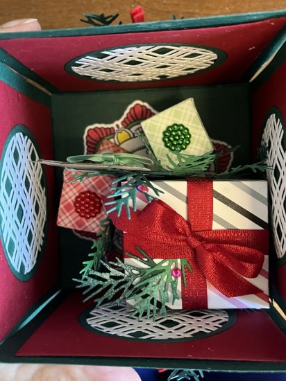 Christmas Explosion Box 2
A Christmas themed explosion box with pockets
Keywords: Christmas explosion_box