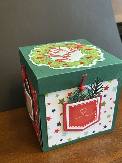 Christmas Explosion Box 2
A Christmas themed explosion box with pockets
Keywords: Christmas explosion_box
