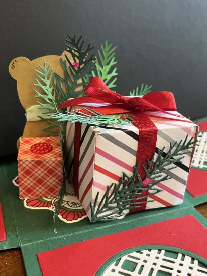 Christmas Explosion Box 2
A Christmas themed explosion box made with multiple die sets
Keywords: Christmas explosion_box