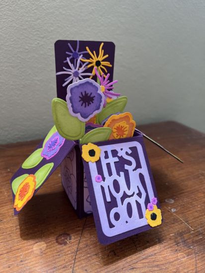 a box-it full of posies
an A2 box-it card filled with posies. 
Keywords: posies box card