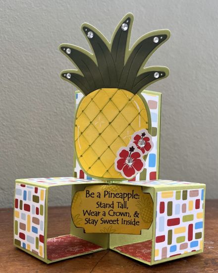Be a pineapple fold and pop
Fold and Pop boxes with pineapple fold it to make a 5 x 7 card. 
Keywords: pineapple fold_and_pop boxes